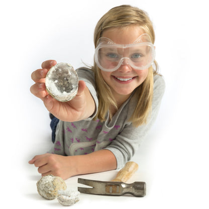 Nat Geo Break Open 2 Geodes Science Kit for Child 8 Years and up, Includes Goggles