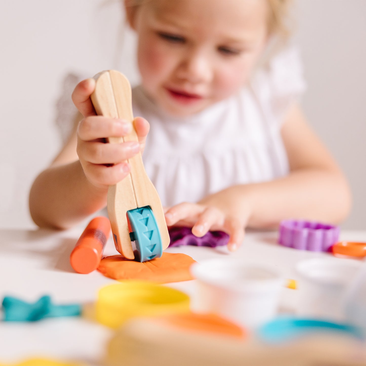 Cut, Sculpt & Roll Modeling Dough Kit