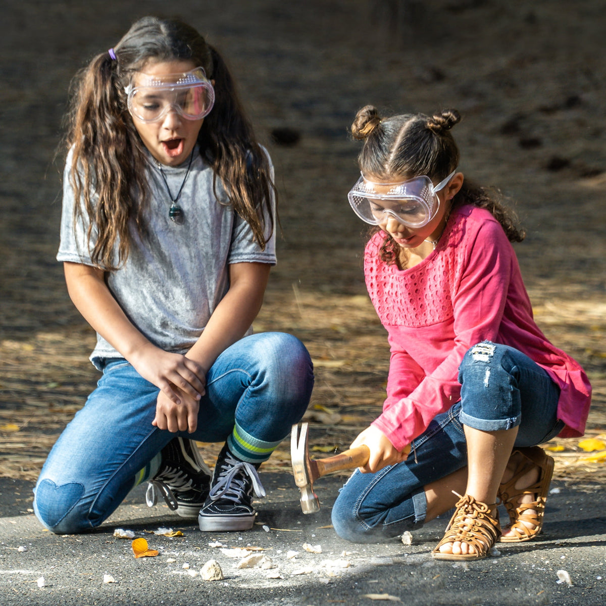 Nat Geo Break Open 2 Geodes Science Kit for Child 8 Years and up, Includes Goggles